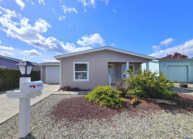 Property at 634 N 7th Ave, Sequim, WA 98382, 2 beds, 2 baths