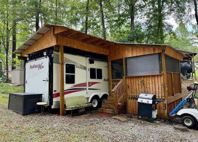 Property at 130 Maumee Trl, Bracey, VA 23919, 1 bed, 0.5 baths