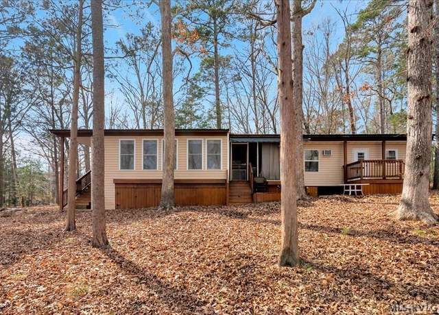 Property at 47 Myrtle Pl, Bracey, VA 23919, 4 beds, 1.5 baths