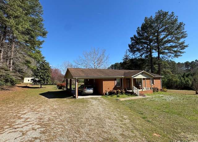 Property at 3720 Country Club Dr, Brodnax, VA 23920, 3 beds, 2 baths