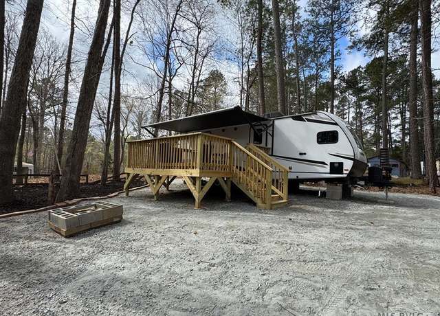Property at 18 Blackfoot Trl, Bracey, VA 23919, 1 bed, 1 bath