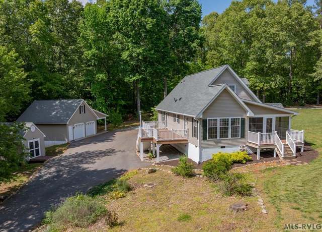 Property at 28 Lakeview Dr, Bracey, VA 23919, 3 beds, 3 baths