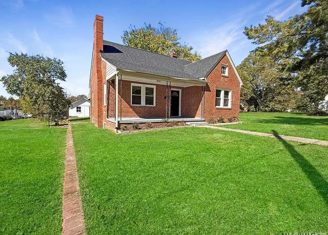 Property at 305 W High St, Lawrenceville, VA 23868, 4 beds, 2 baths