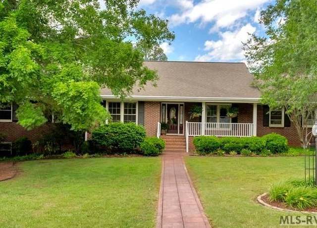 Property at 1312 Tanglewood Dr, South Hill, VA 23970, 4 beds, 2.5 baths
