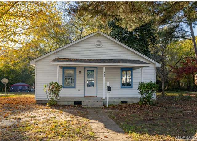 Property at 504 East Ave, Emporia, VA 23847, 2 beds, 1.5 baths