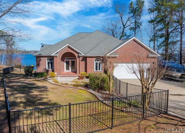 Property at 52 Point Cir, Roanoke Rapids, NC 27870, 3 beds, 3 baths