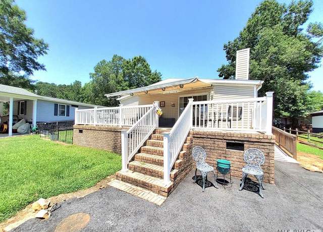Property at 65 Elkhorn Trl, Bracey, VA 23919, 3 beds, 2 baths