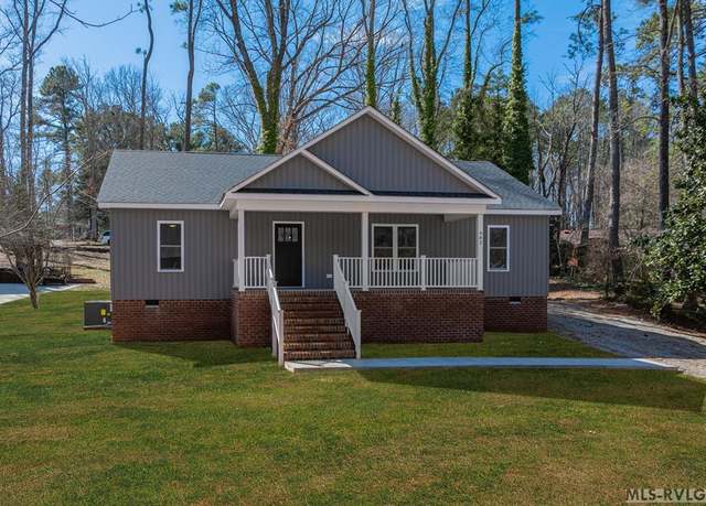 Property at 982 Parkview Dr, South Hill, VA 23970, 3 beds, 2 baths