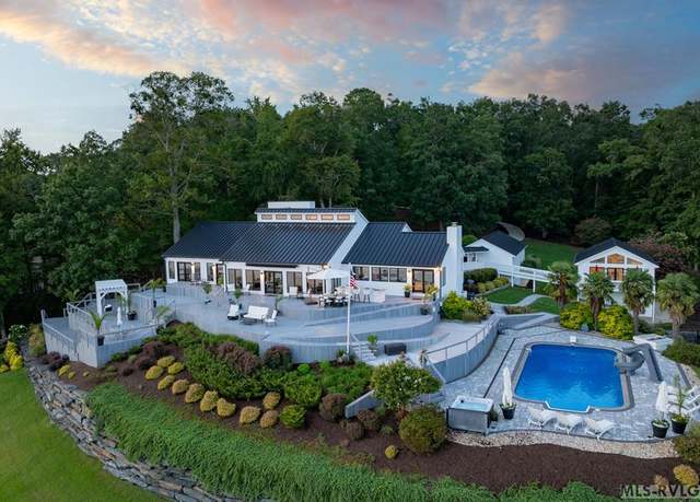 Property at 387 Country Rd, Littleton, NC 27850, 4 beds, 4.5 baths