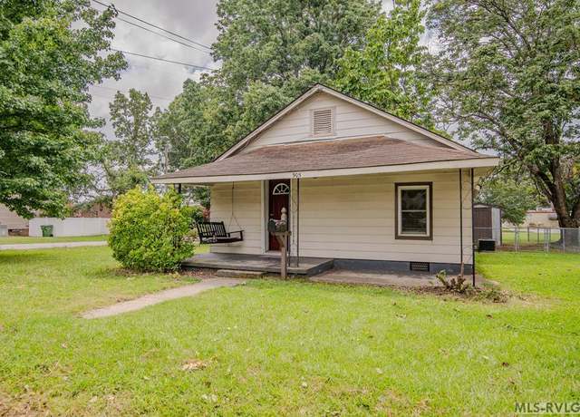 Property at 905 E 9th St, Roanoke Rapids, NC 27870, 2 beds, 1 bath