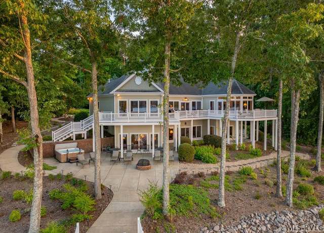 Property at 283 Lakewoods Dr, Macon, NC 27551, 4 beds, 4.5 baths