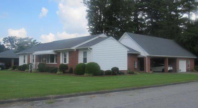 Photo of 225 Woodridge Dr, Murfreesboro, NC 27855