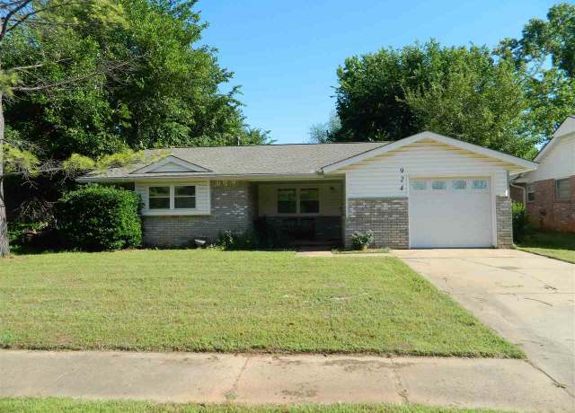 Property at 924 E Will Rogers Dr, Stillwater, OK 74075, 3 beds, 2 baths