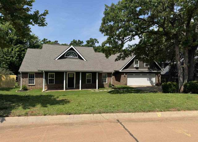 Property at 1724 E Hidden Oaks Dr, Stillwater, OK 74074, 4 beds, 2.5 baths