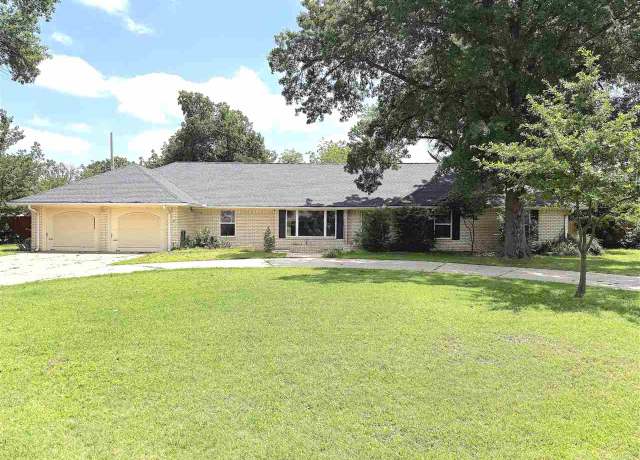 Property at 1109 N Skyline St, Stillwater, OK 74075, 5 beds, 2.5 baths
