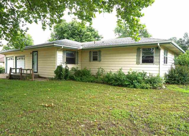 Property at 205 N Irving St, Ponca City, OK 74601, 3 beds, 1 bath