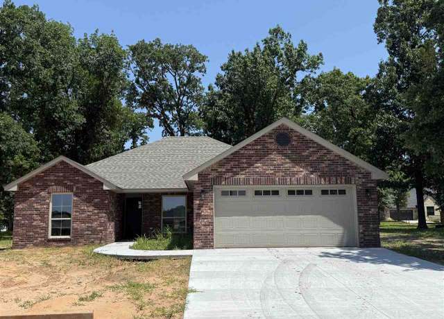 Property at 601 Oak Tree Ave, Perkins, OK 74059, 3 beds, 2 baths