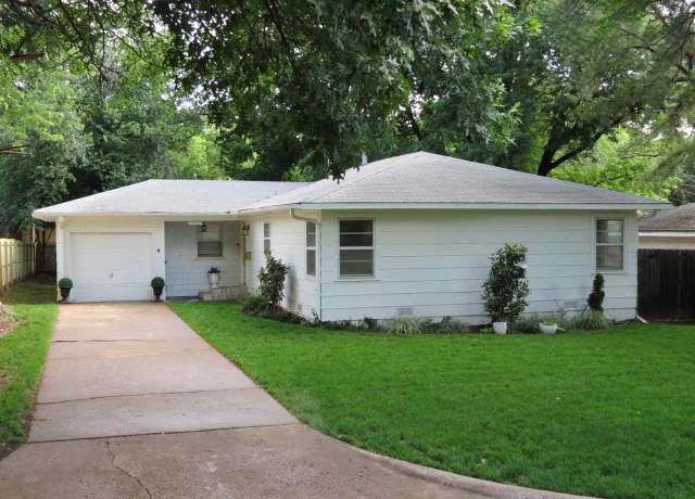 Property at 2222 W 10th Ave, Stillwater, OK 74074, 3 beds, 2 baths