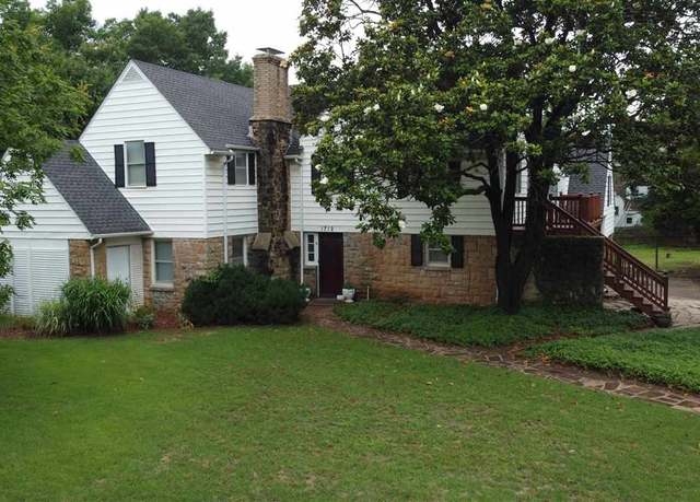 Property at 1712 W University Ave, Stillwater, OK 74074, 3 beds, 2.5 baths