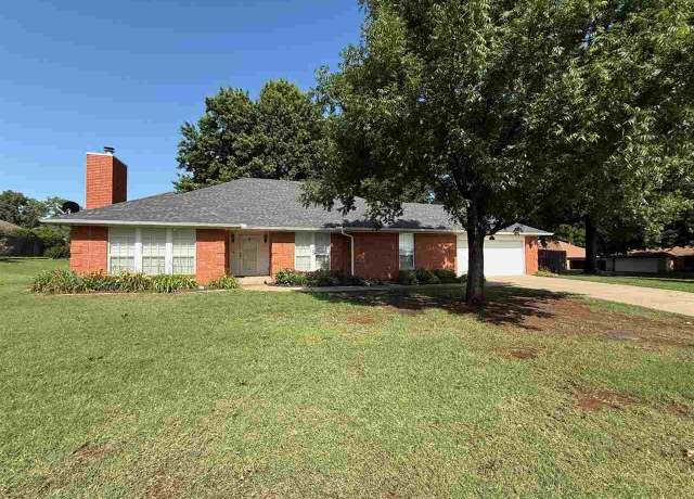 Property at 908 Edgemoor Dr, Stillwater, OK 74074, 3 beds, 2 baths