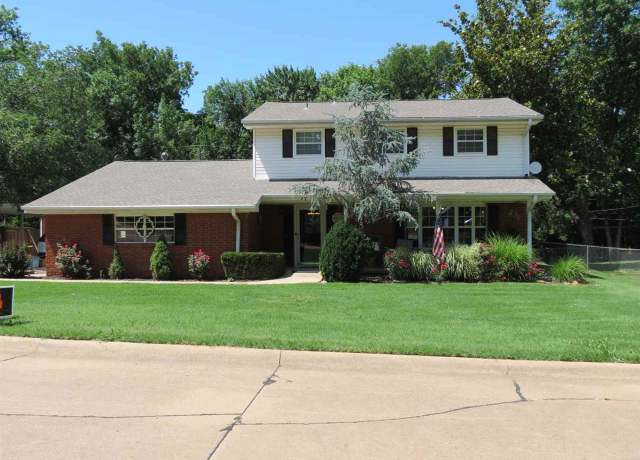 Property at 728 W Lakeshore Dr, Stillwater, OK 74075, 3 beds, 2.5 baths