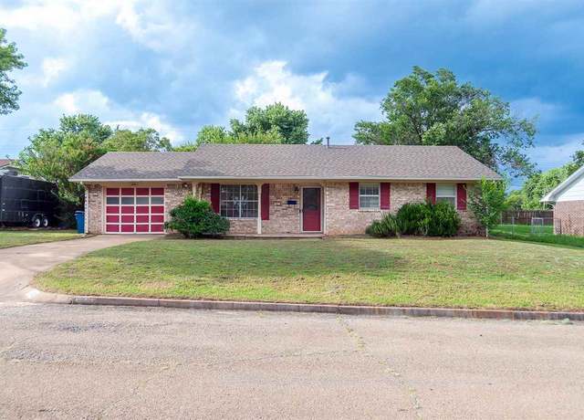Property at 1242 E 5th St, Cushing, OK 74023, 3 beds, 1.5 baths