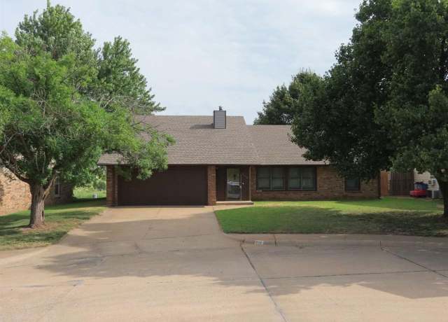 Property at 712 E Park Pl, Stillwater, OK 74075, 3 beds, 2 baths