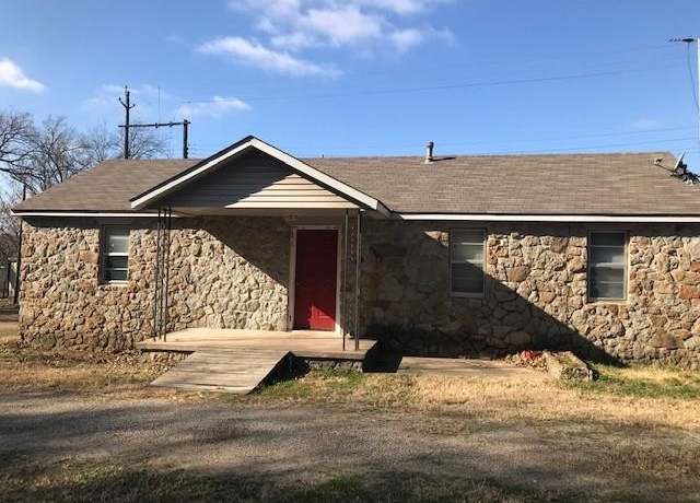 Property at 112 E Broadway, Yale, OK 74085, 2 beds, 1 bath