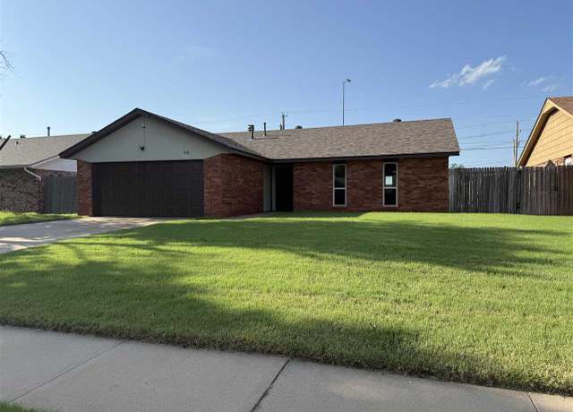Property at 213 E Woodbury, Ponca City, OK 74601, 3 beds, 1.5 baths