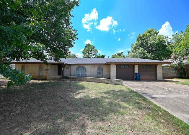 Property at 2816 N Crescent Dr, Stillwater, OK 74075, 3 beds, 2 baths