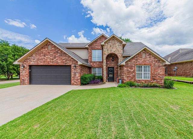 Property at 2303 S Silverdale Dr, Stillwater, OK 74074, 5 beds, 2.5 baths