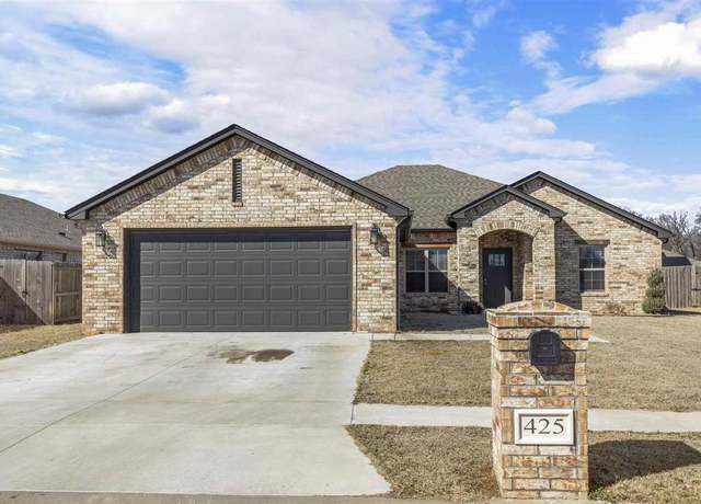 Property at 425 E Pams Dr, Perkins, OK 74059, 3 beds, 2 baths