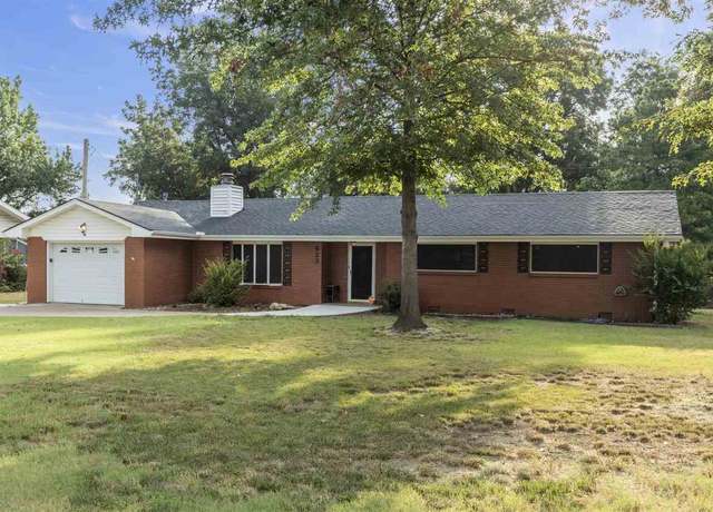 Property at 923 N Skyline St, Stillwater, OK 74074, 3 beds, 2 baths