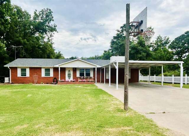 Property at 102 E Eaton Dr, Perkins, OK 74059, 6 beds, 3 baths