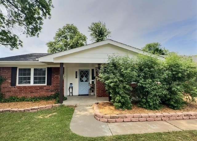 Property at 1024 E 12th St, Cushing, OK 74023, 3 beds, 2 baths