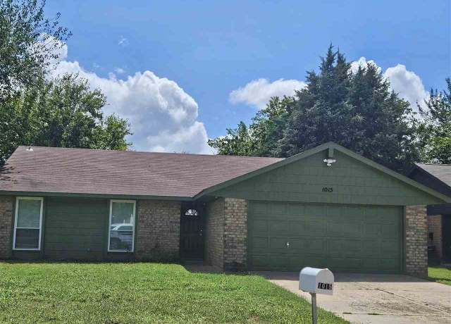 Property at 1015 E Will Rogers Dr, Stillwater, OK 74075, 3 beds, 2 baths