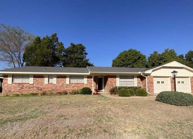 Property at 2006 N Crescent Dr, Stillwater, OK 74075, 4 beds, 2 baths
