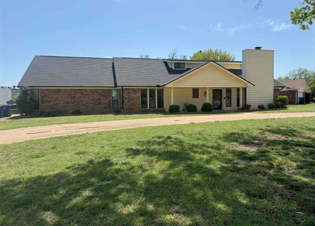 Property at 123 E Lakehurst Dr, Stillwater, OK 74075, 3 beds, 3 baths