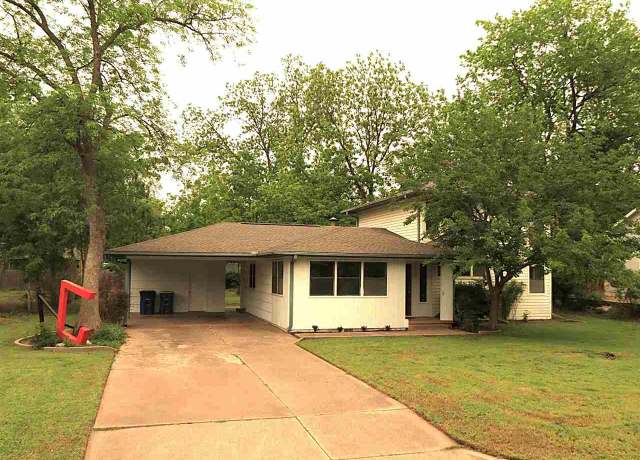 Property at 2132 W Sunset Dr, Stillwater, OK 74074, 3 beds, 2 baths