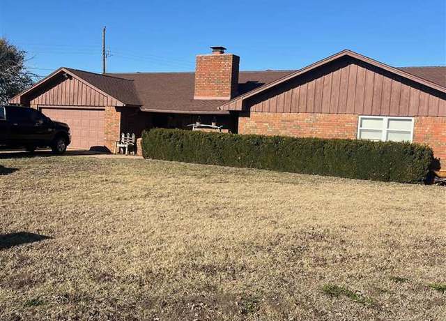 Property at 518 Manning, Hennessey, OK 73742, 3 beds, 3 baths