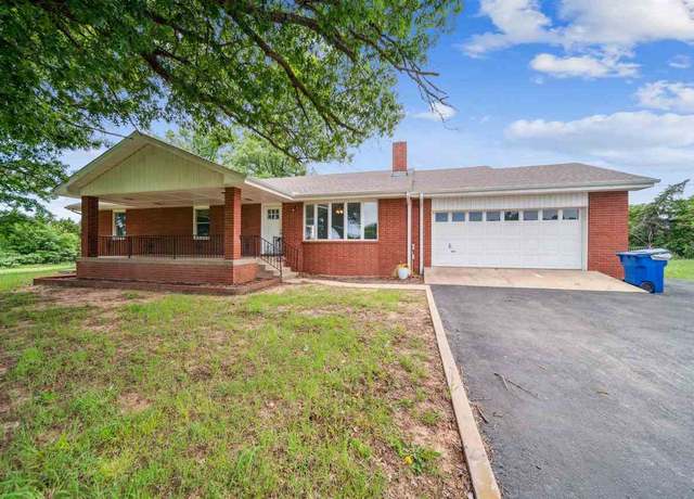 Property at 10102 S Perkins Rd, Perkins, OK 74059, 5 beds, 3 baths