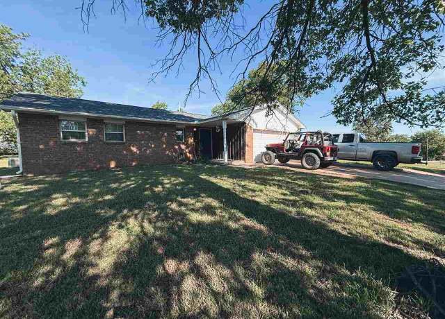 Property at 1709 N 12th, Perry, OK 73077, 3 beds, 2 baths