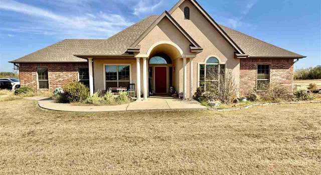 Photo of 111 Iron Horse Ln, Morrison, OK 73061