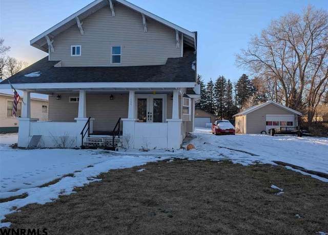 Property at 404 S Webster St, Kimball, NE 69145, 7 beds, 4 baths