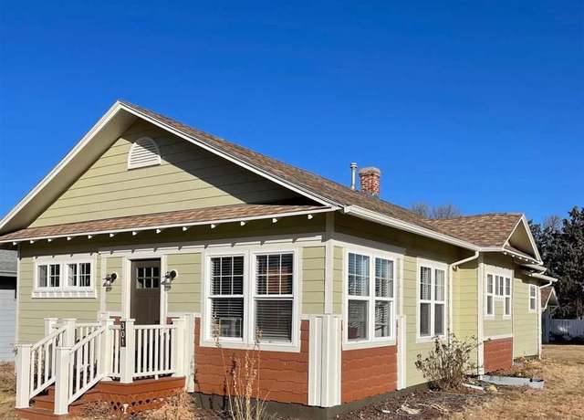 Property at 301 Franklin St, Morrill, NE 69358, 4 beds, 3 baths