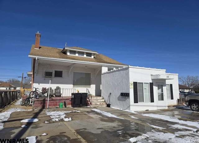 Property at 315 E Overland Dr, Scottsbluff, NE 69361, 4 baths