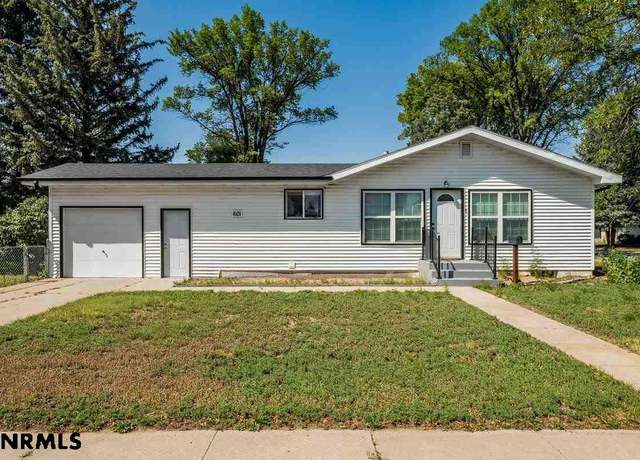 Property at 601 W 6th St, Kimball, NE 69145, 5 beds, 2 baths