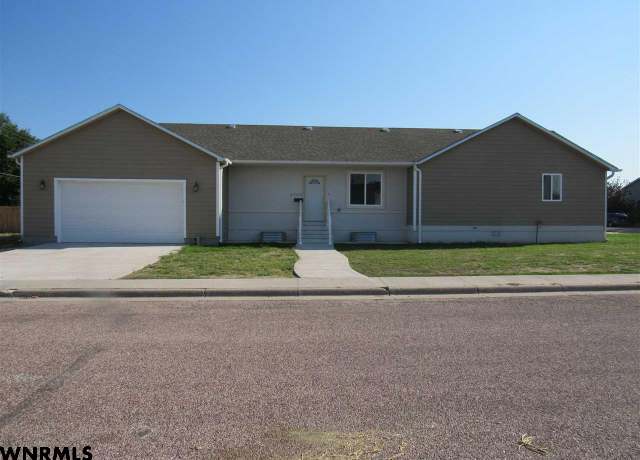Property at 1750 6th St, Gering, NE 69341, 5 beds, 4 baths