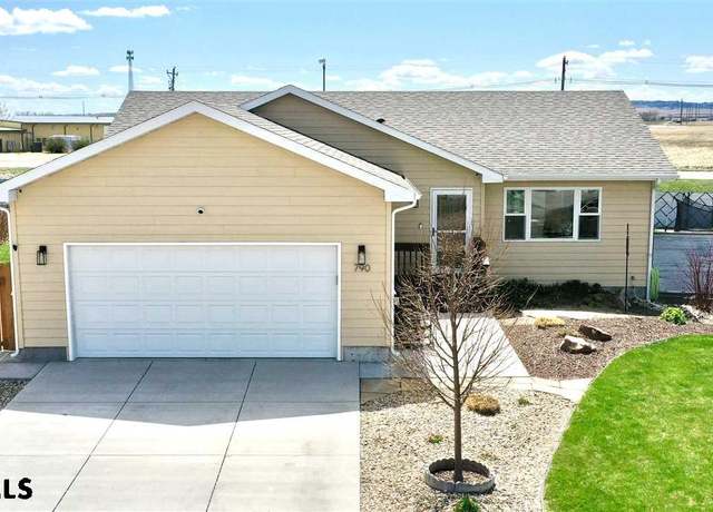 Property at 790 Pappas Blvd, Gering, NE 69341, 4 beds, 3 baths