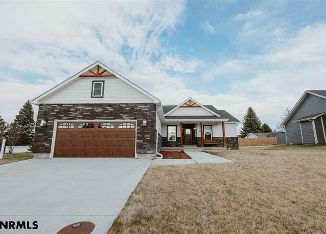 Property at 707 Evergreen St, Kimball, NE 69145, 3 beds, 2 baths